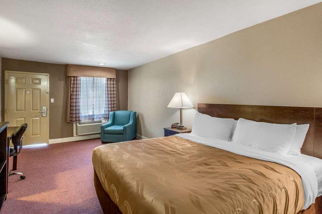 Quality Inn & Suites Port Arthur - Nederland Room photo