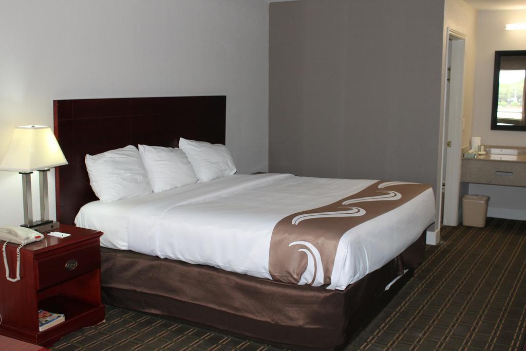 Quality Inn & Suites Port Arthur - Nederland Exterior photo