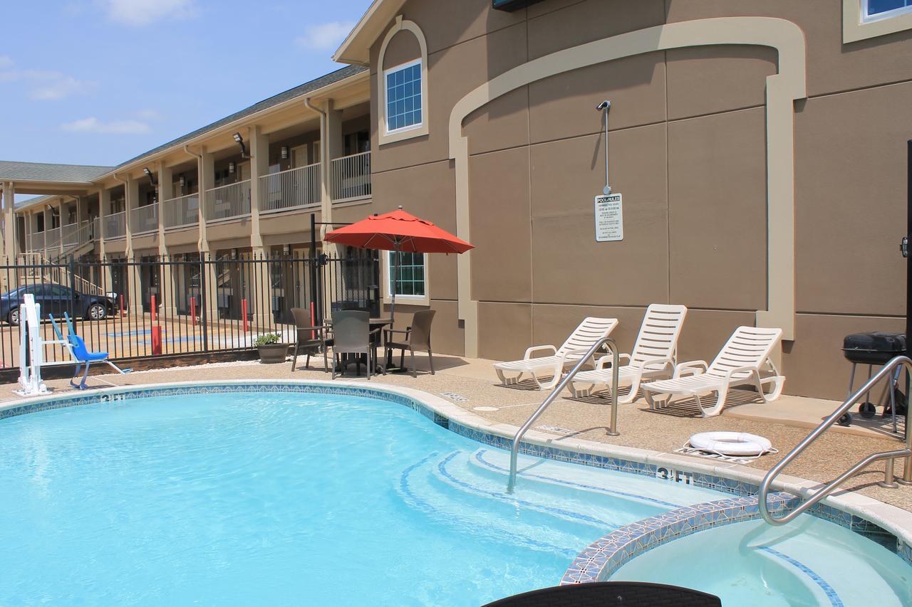 Quality Inn & Suites Port Arthur - Nederland Exterior photo